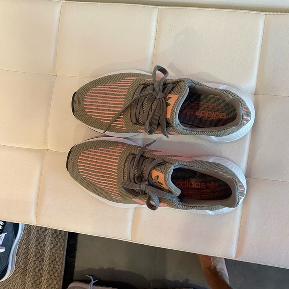 Adidas Original Running Shoe - Picture 3 of 3